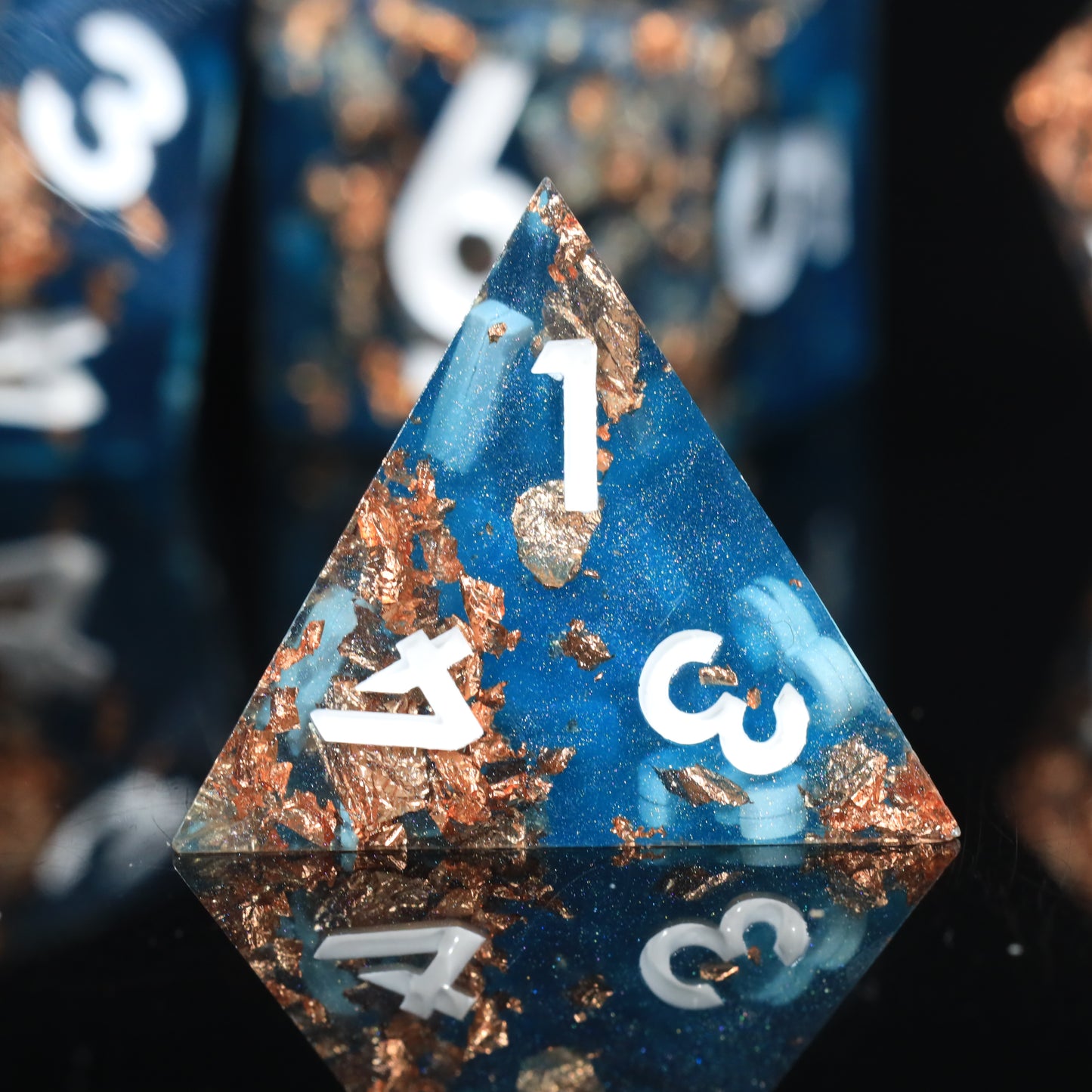 Earth Breaker Handmade Sharp Edge 7 pieces Resin d&d Dungeons and Dragons Dice Set Dice Set