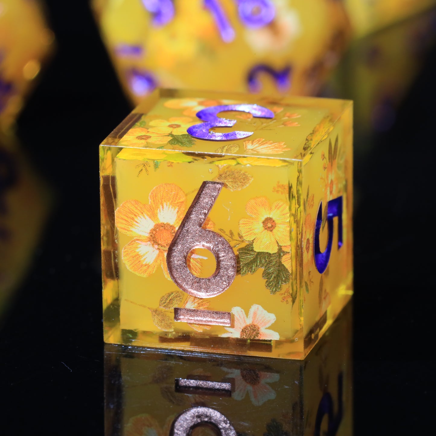 Honey Handmade Sharp Edge 7 Piece Resin d&d Dungeons and Dragons Dice Set