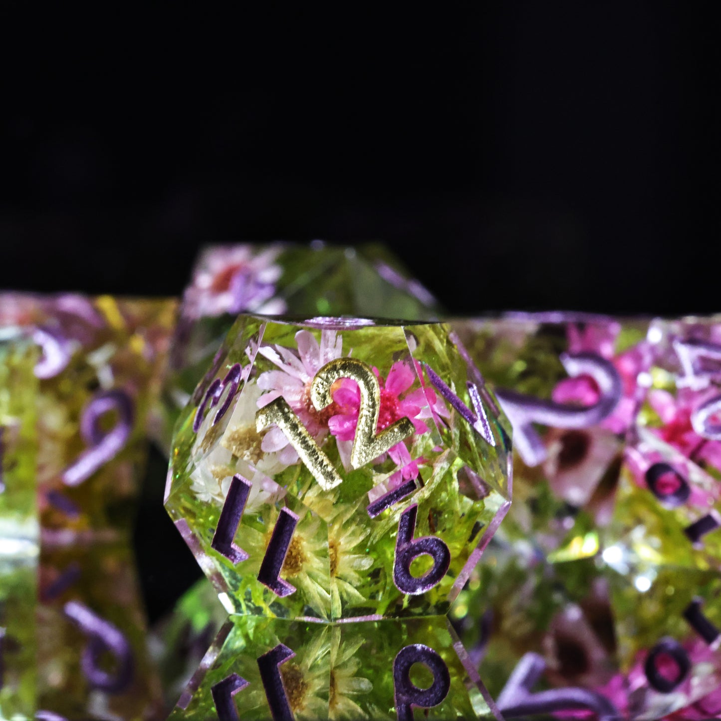 🌸✨ Floral Enchantment - Flower-Inlaid Resin Dice Set for D&D 🏰🐉