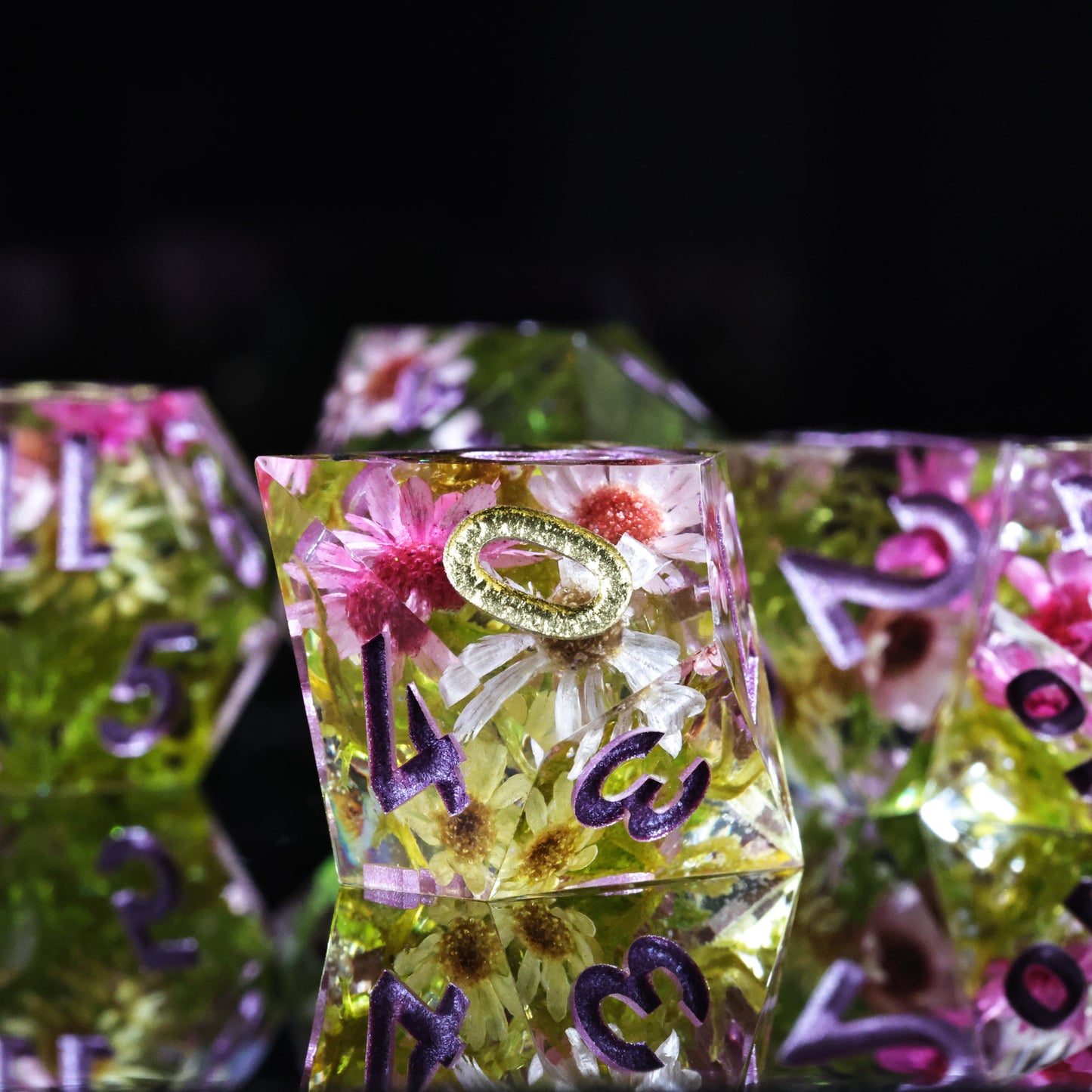 🌸✨ Floral Enchantment - Flower-Inlaid Resin Dice Set for D&D 🏰🐉