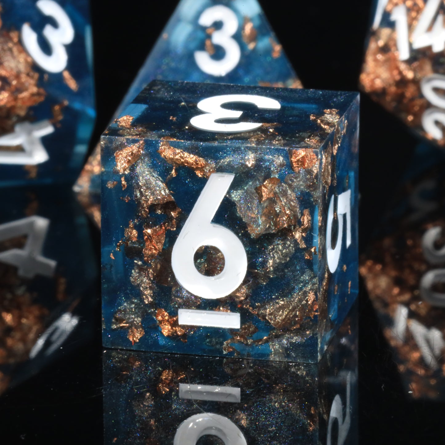 Earth Breaker Handmade Sharp Edge 7  pieces Resin d&d Dungeons and Dragons Dice Set Dice Set