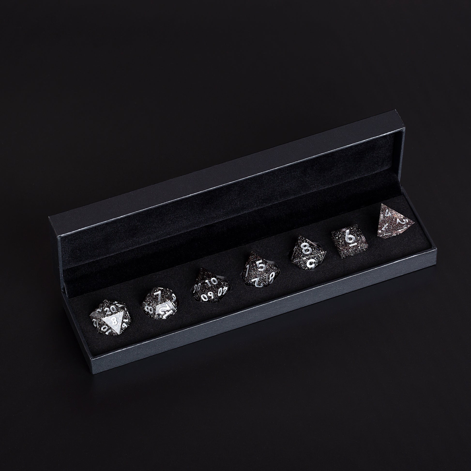 Black Diamond_package_polyhedral_dice_set