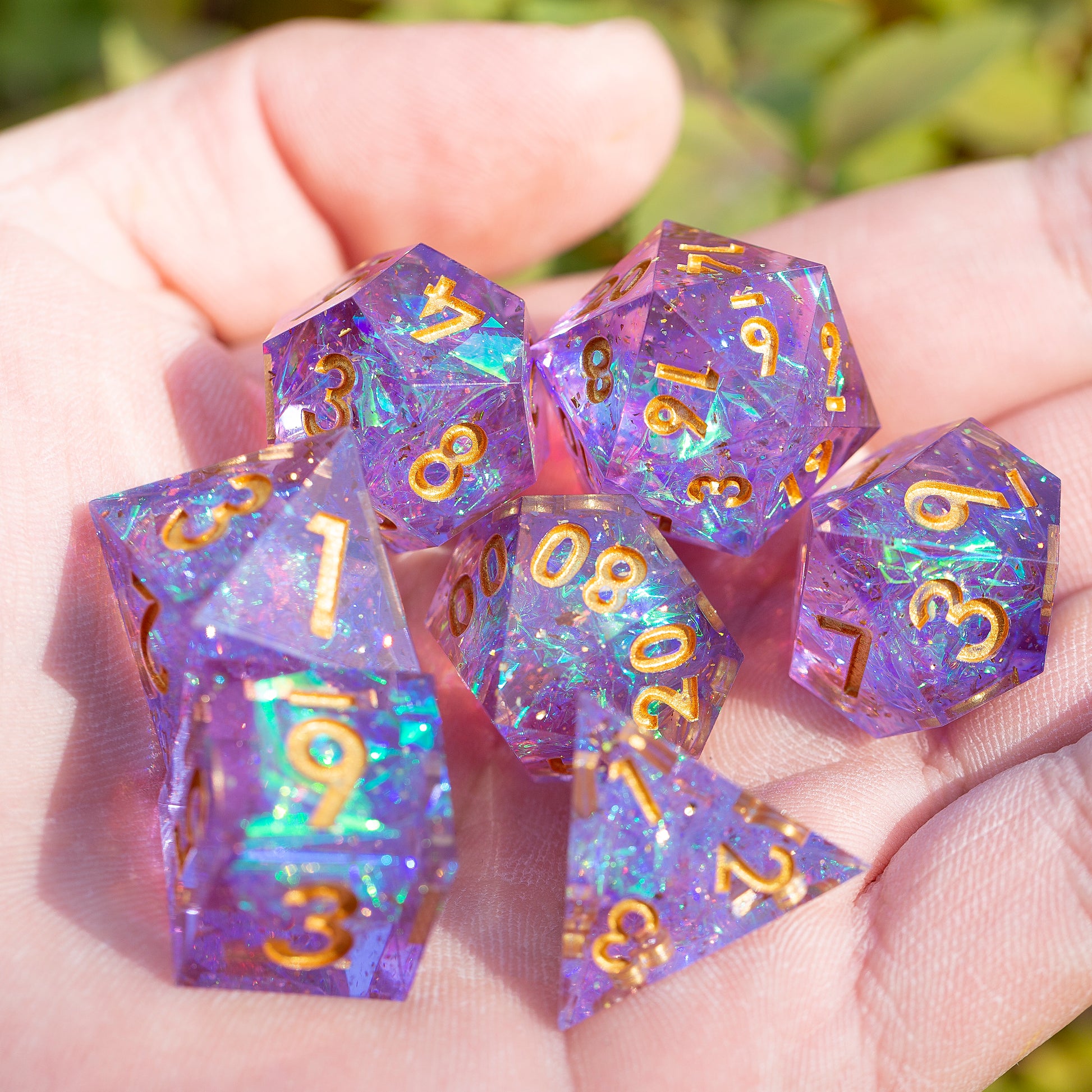 Galaxy_Purple_in_hand_sharp edge dice